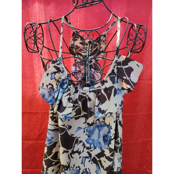 Racer back dress - Picture 2 of 4